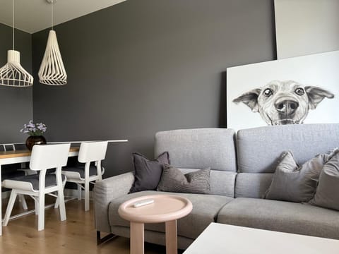 Communal lounge/ TV room, Garden, TV and multimedia, Living room