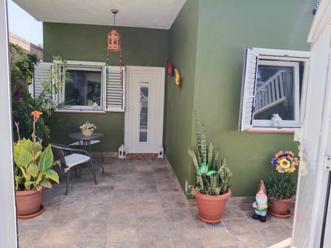 Patio, Garden view