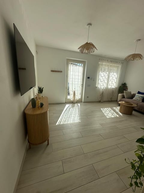 Communal lounge/ TV room, TV and multimedia, Living room