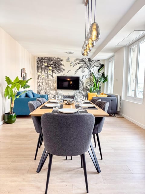 TV and multimedia, Living room, Seating area, Dining area