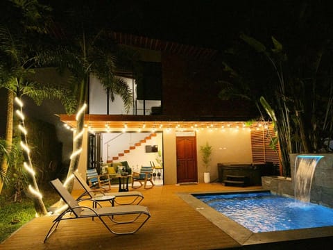 Swimming pool