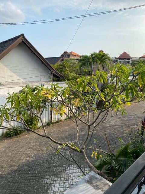 Karna Guest House Bed and Breakfast in Kuta