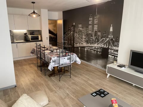 TV and multimedia, Kitchen or kitchenette, Living room, Seating area, Dining area, pet friendly, stove