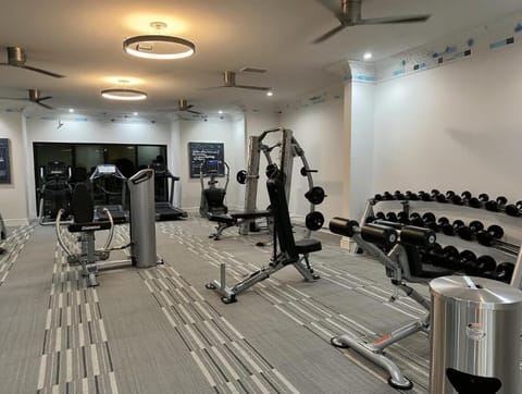 Boulevard Stays 1BR King Suite Pool Gym & Parking 01 Apartment in Irving