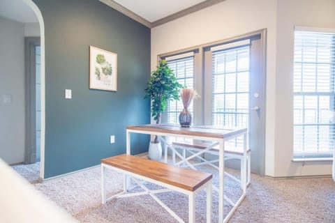 Boulevard Stays Tranquil 1BR King Suite Pool Parking & Gym 01 Apartment in Wells Branch