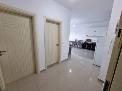 Facade/entrance, Kitchen or kitchenette