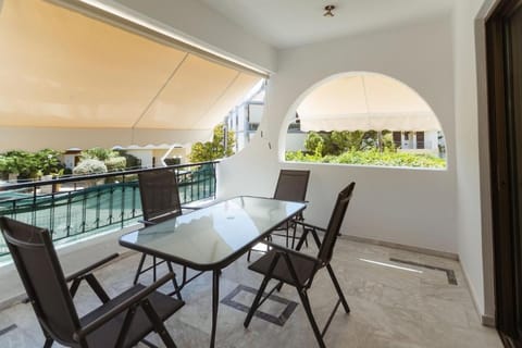 The Hidden Muse 3BD Free Parking Apartment in Alimos