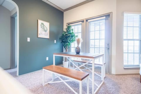 Boulevard Stays Peaceful 1BR King Suite Pool Parking Gym 02 Apartment in Wells Branch