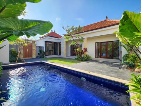 Property building, Garden, Garden view, Pool view, Swimming pool, Swimming pool