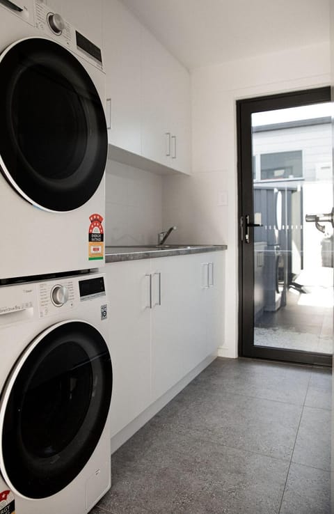 SALT #1 - Front Unit House in Bicheno