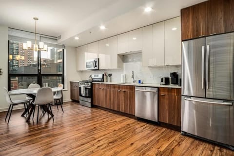 Boulevard Stays Walk Everywhere 5 mins to Magnificent Mile River North 02 Apartment in River North