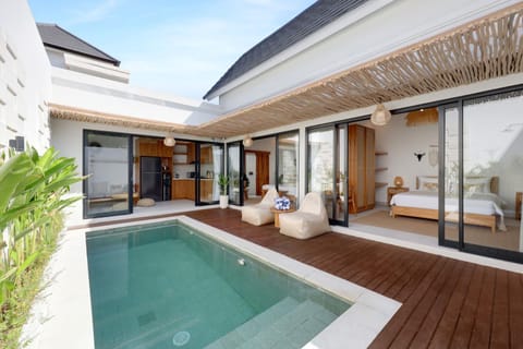 Property building, Swimming pool