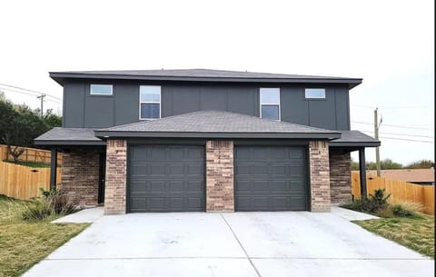 Deluxe Duplex House in Killeen