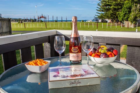 Waitangi Beach Unit A House in Paihia