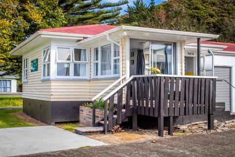 Waitangi Beach Unit A House in Paihia