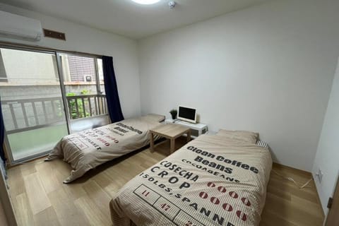 Property building, Bed, TV and multimedia, Bedroom