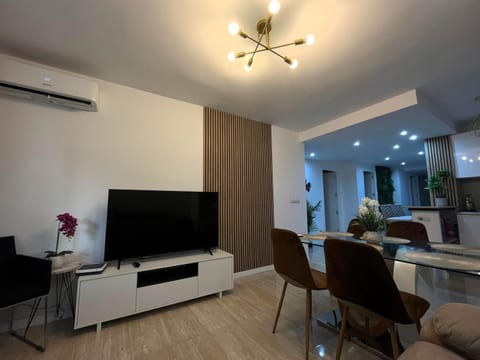 Communal lounge/ TV room, Living room, air conditioner