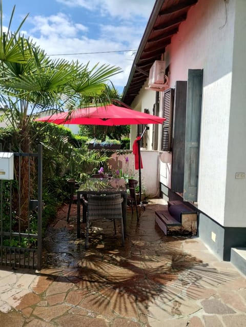 Monolocale, 10' dal centro, dall'aeroporto, con patio esterno Apartment in Bergamo