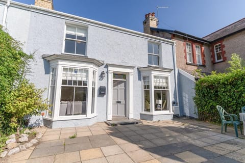 Coastal Home in Mumbles with Garden & WiFi House in The Mumbles