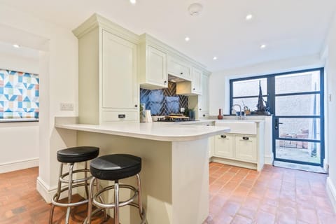 Coastal Home in Mumbles with Garden & WiFi House in The Mumbles