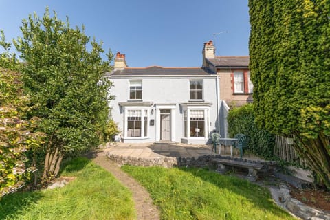 Coastal Home in Mumbles with Garden & WiFi House in The Mumbles