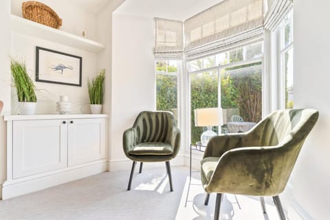 Coastal Home in Mumbles with Garden & WiFi House in The Mumbles