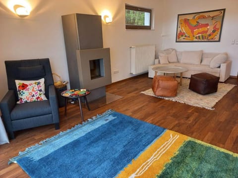 Communal lounge/ TV room, Living room, Seating area