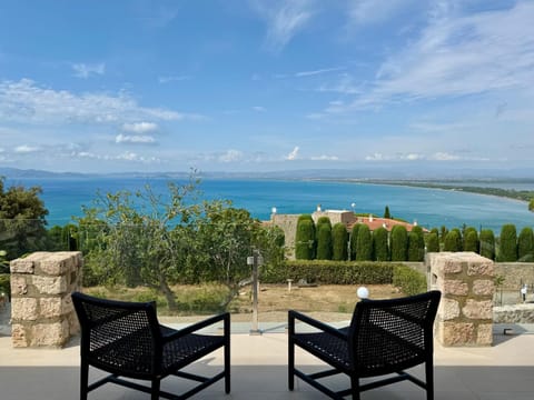 Patio, Nearby landmark, Day, Natural landscape, View (from property/room), Balcony/Terrace, Living room, Seating area, Sea view