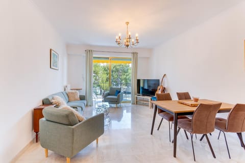 TV and multimedia, Living room, Dining area