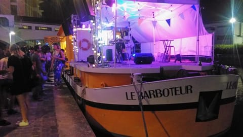 T2, proche Metro 7, direct Louvre, Wifi Apartment in Aubervilliers