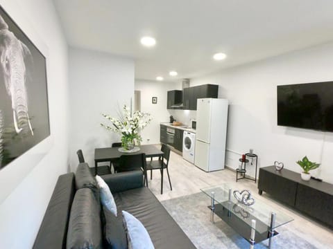 TV and multimedia, Kitchen or kitchenette, Living room