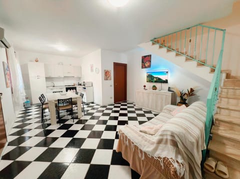 TV and multimedia, Kitchen or kitchenette, Living room, Dining area