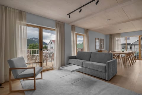 View (from property/room), Balcony/Terrace, Living room, Seating area, Dining area, Mountain view