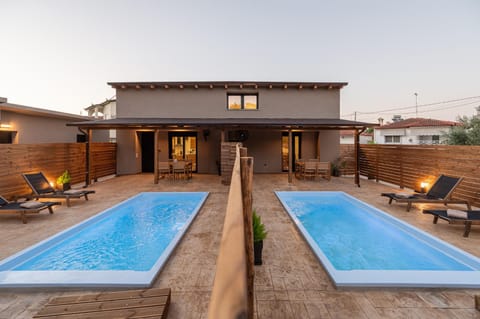 Property building, Swimming pool