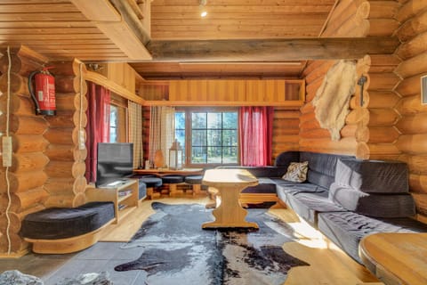 Laavu 15 Original Log Cabin with Sauna Cabin in Rovaniemi