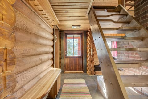 Laavu 15 Original Log Cabin with Sauna Cabin in Rovaniemi