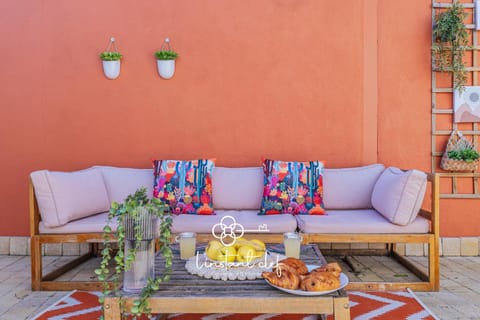 Patio, Dining area