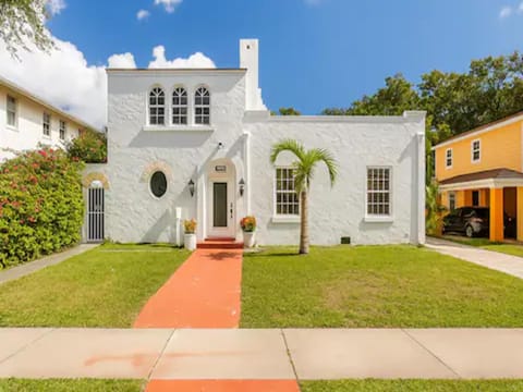 Property building, Garden view, Landmark view