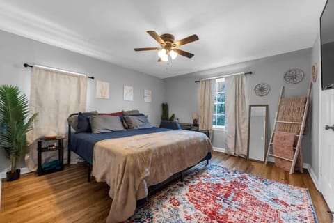 Brooklyn Townhome 9 Miles to Downtown House in Brooklyn