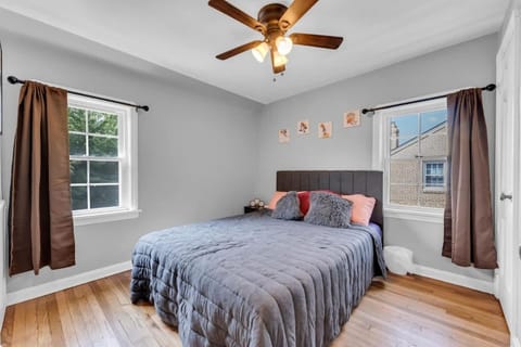 Brooklyn Townhome 9 Miles to Downtown House in Brooklyn