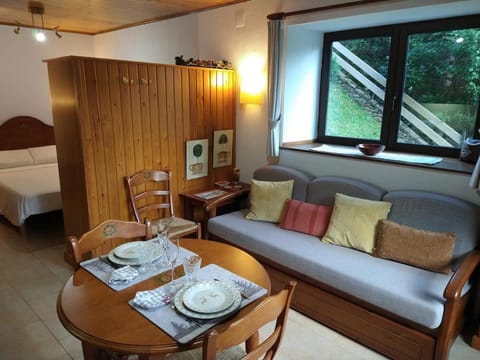 Living room, Photo of the whole room, Food