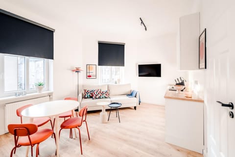 Communal lounge/ TV room, TV and multimedia, Living room, Seating area