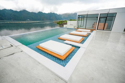 Day, Natural landscape, Mountain view, Pool view, Swimming pool, sunbed