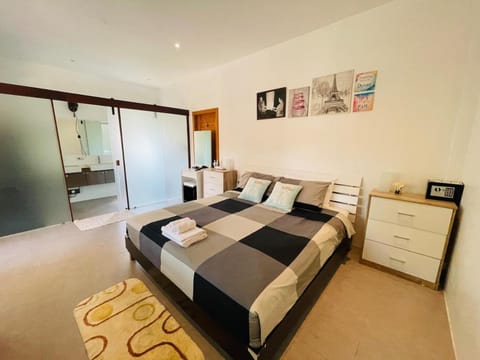 Living room, Bedroom