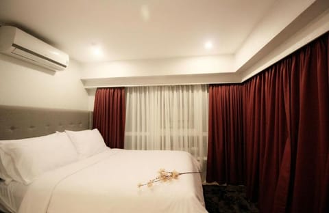Bed, Bedroom, air conditioner
