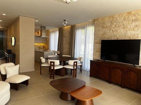 Stylish 4BR Villa with Pool near Porto Novi Villa in Kotor Municipality