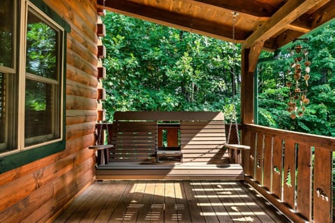 Eagles Perch Pool Cabin Cabin in Sevier County