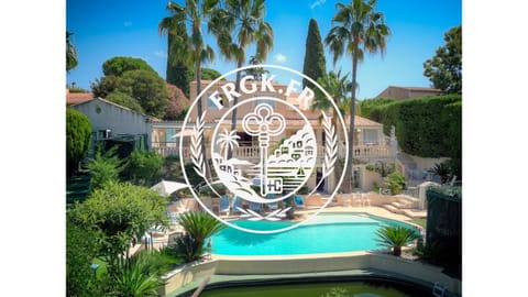 FRGK "Luxury Villa Antibes Heated Pool, Spa & Ultra-Fast Wi-Fi" Villa in Antibes