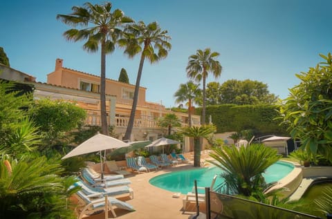 FRGK "Luxury Villa Antibes Heated Pool, Spa & Ultra-Fast Wi-Fi" Villa in Antibes