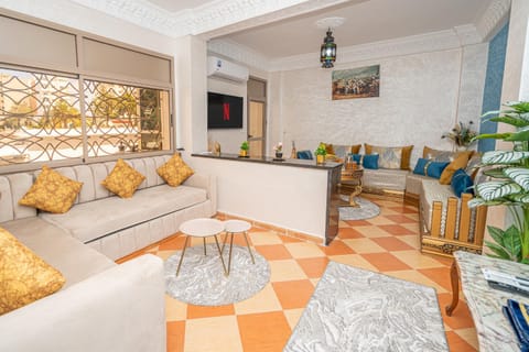 Communal lounge/ TV room, TV and multimedia, Seating area